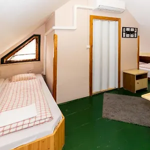 https://csillagtura-panzio.egerhotels.net